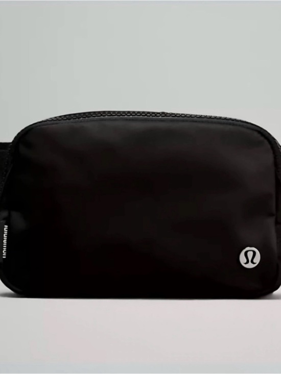 lululemon athletica Handbags - lululemon athletica Black Everywhere belt bag